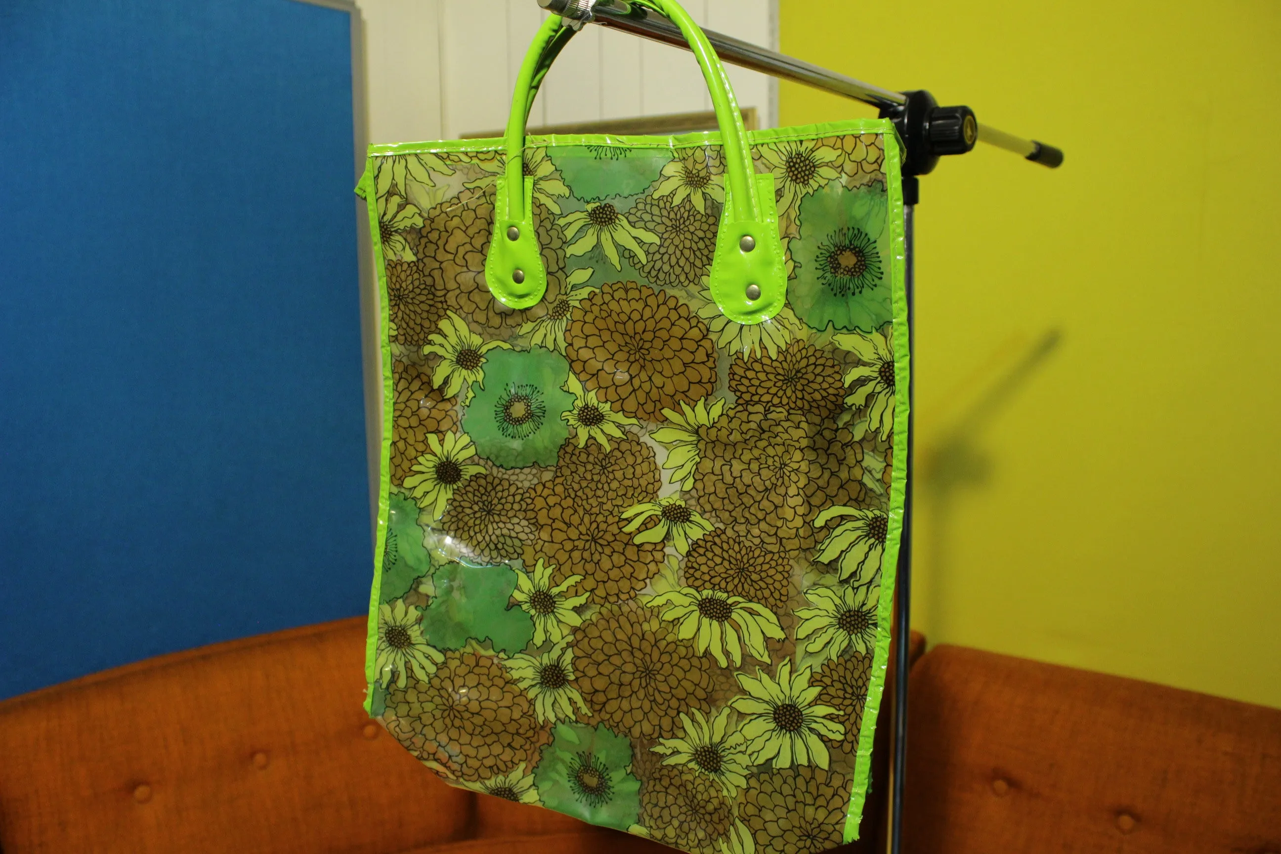 1960's 1970's Vintage Plastic Floral Small Handbag