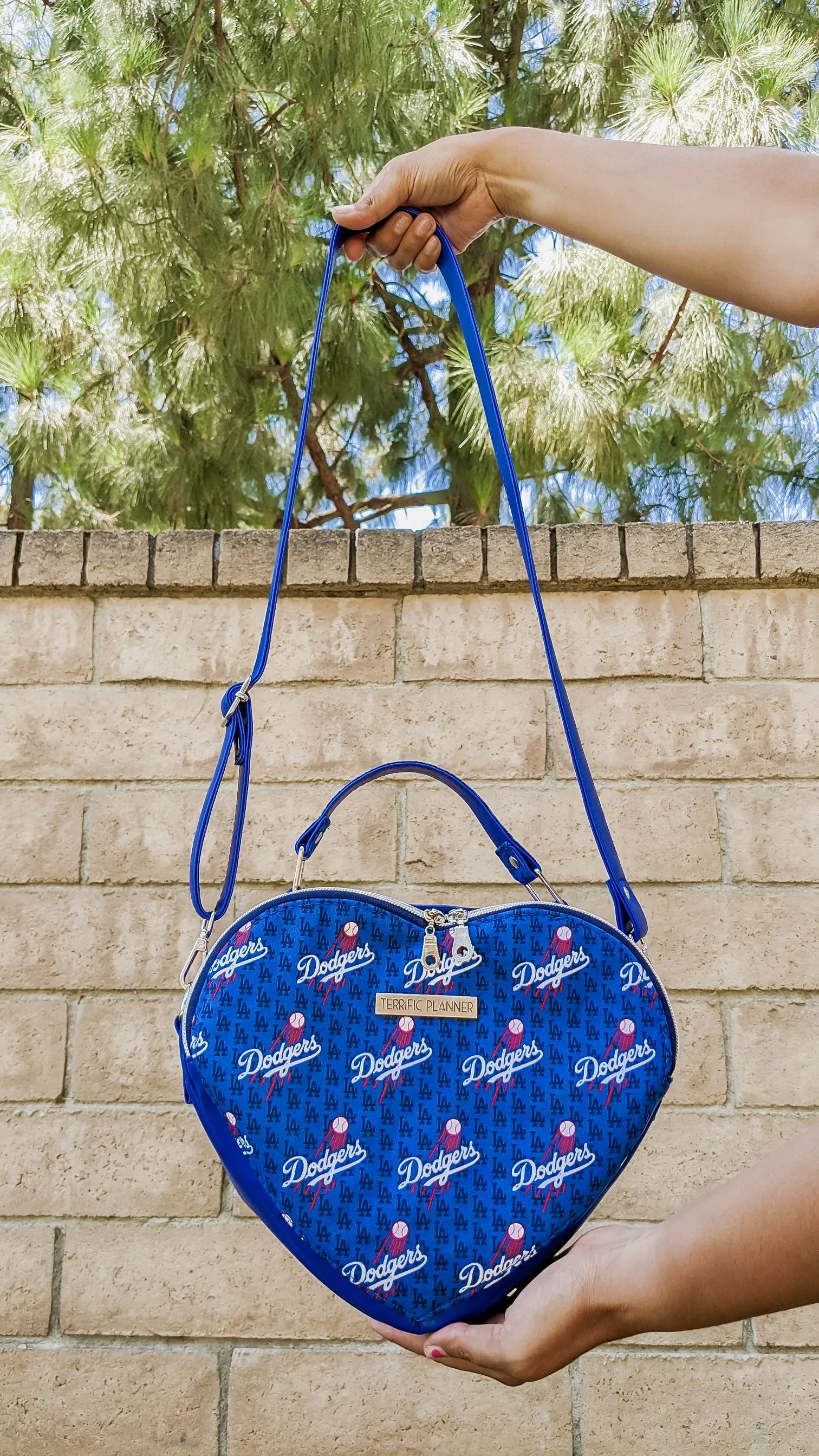 Dodgers 'I Love LA' Mini Heart Bag