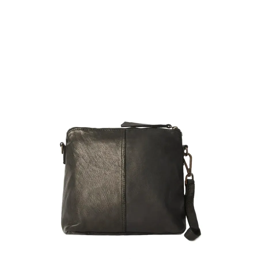 LARGE ESSENTIAL POUCH V2 - BLACK LEATHER