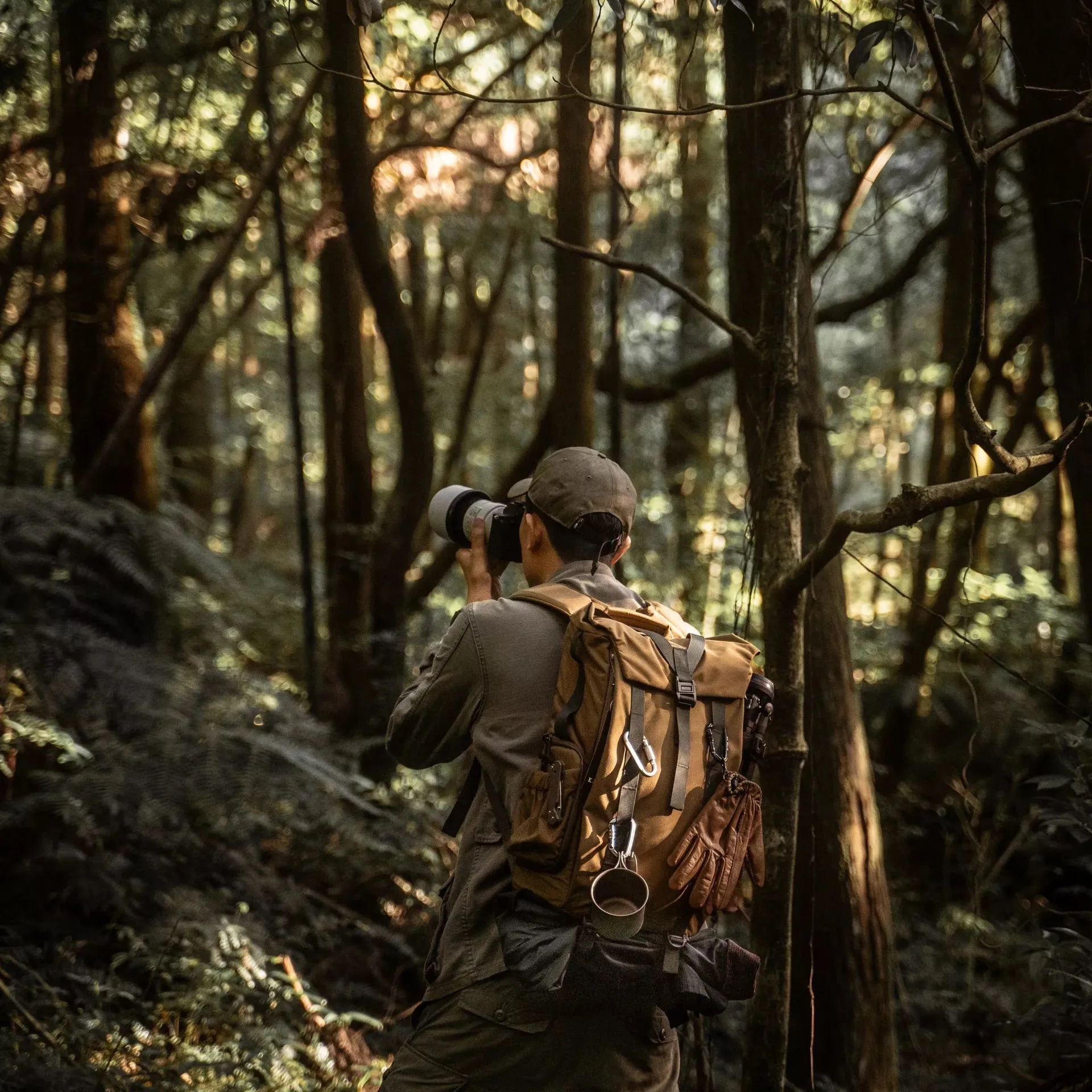 "New Pilot" Travel Camera Backpack 18L