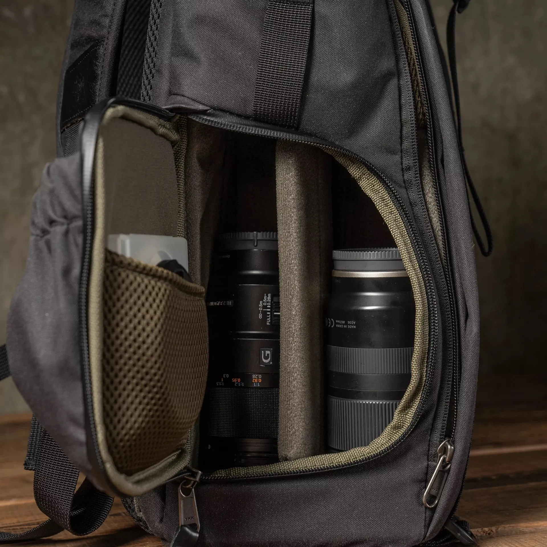 "New Pilot" Travel Camera Backpack 18L