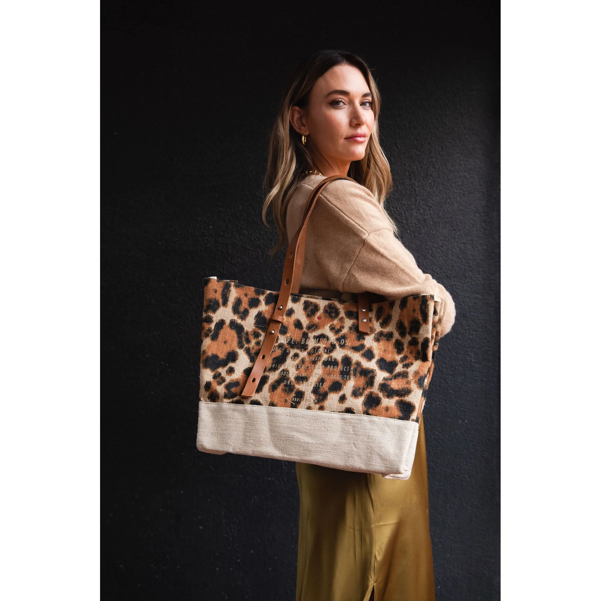 Shoulder Market Bag in Cheetah Print