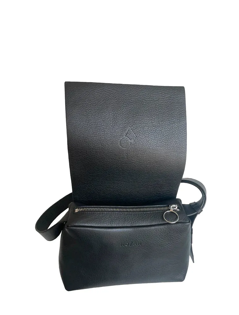 Small Fold Bag in Black - NO/AN